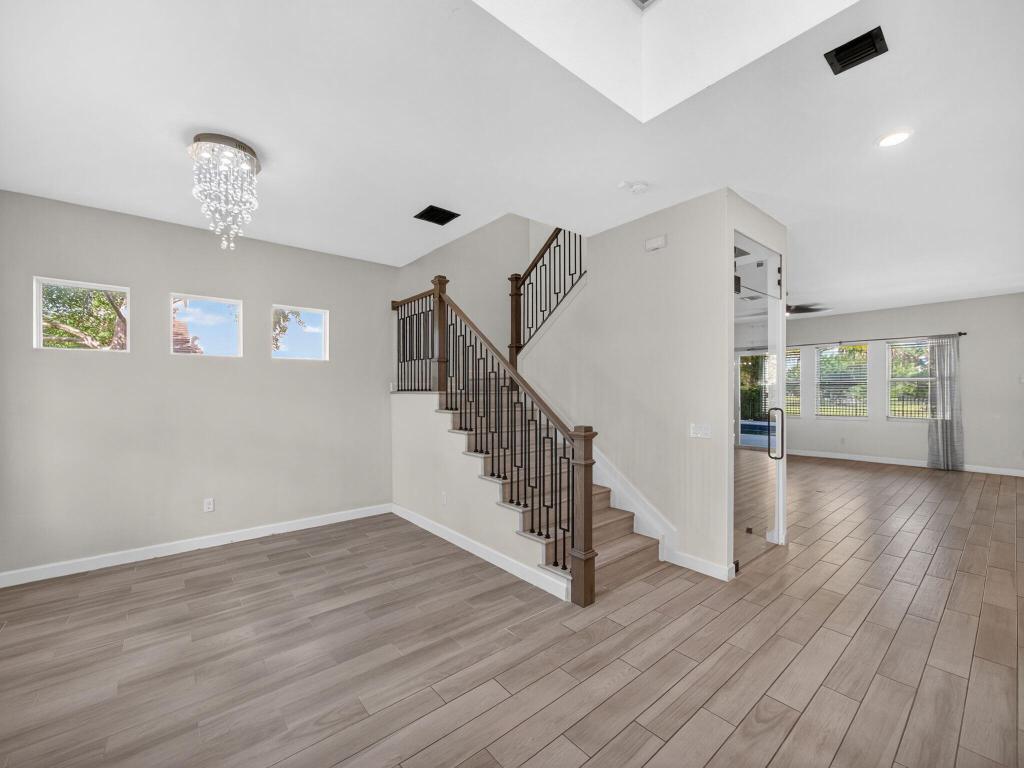 19655 Split Rail Run