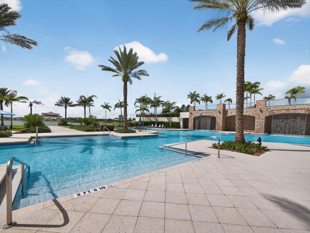 19655 Split Rail Run