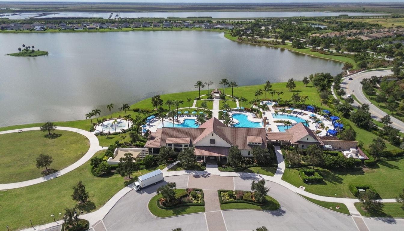 19655 Split Rail Run