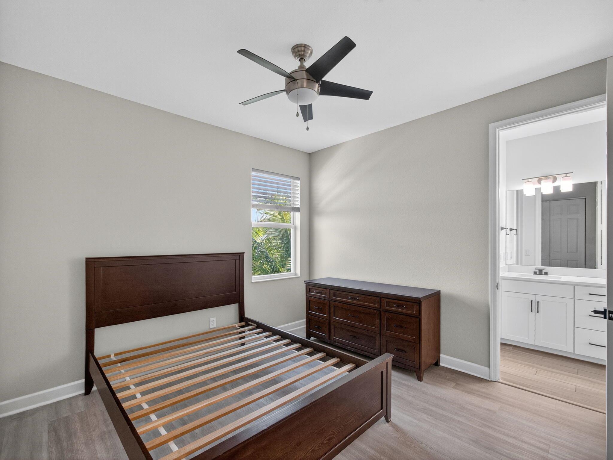 19655 Split Rail Run