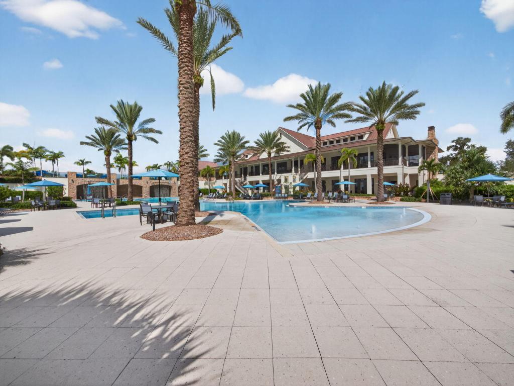 19655 Split Rail Run