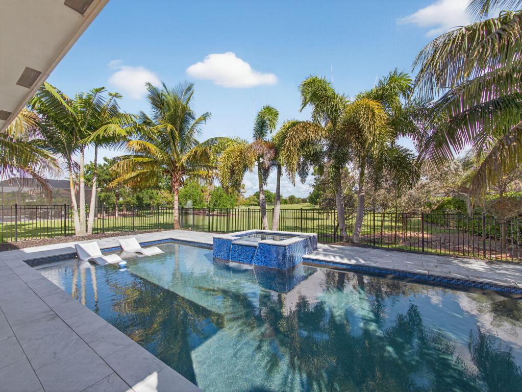 19655 Split Rail Run