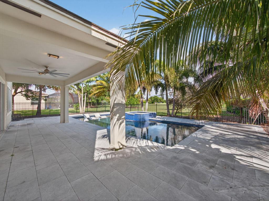 19655 Split Rail Run