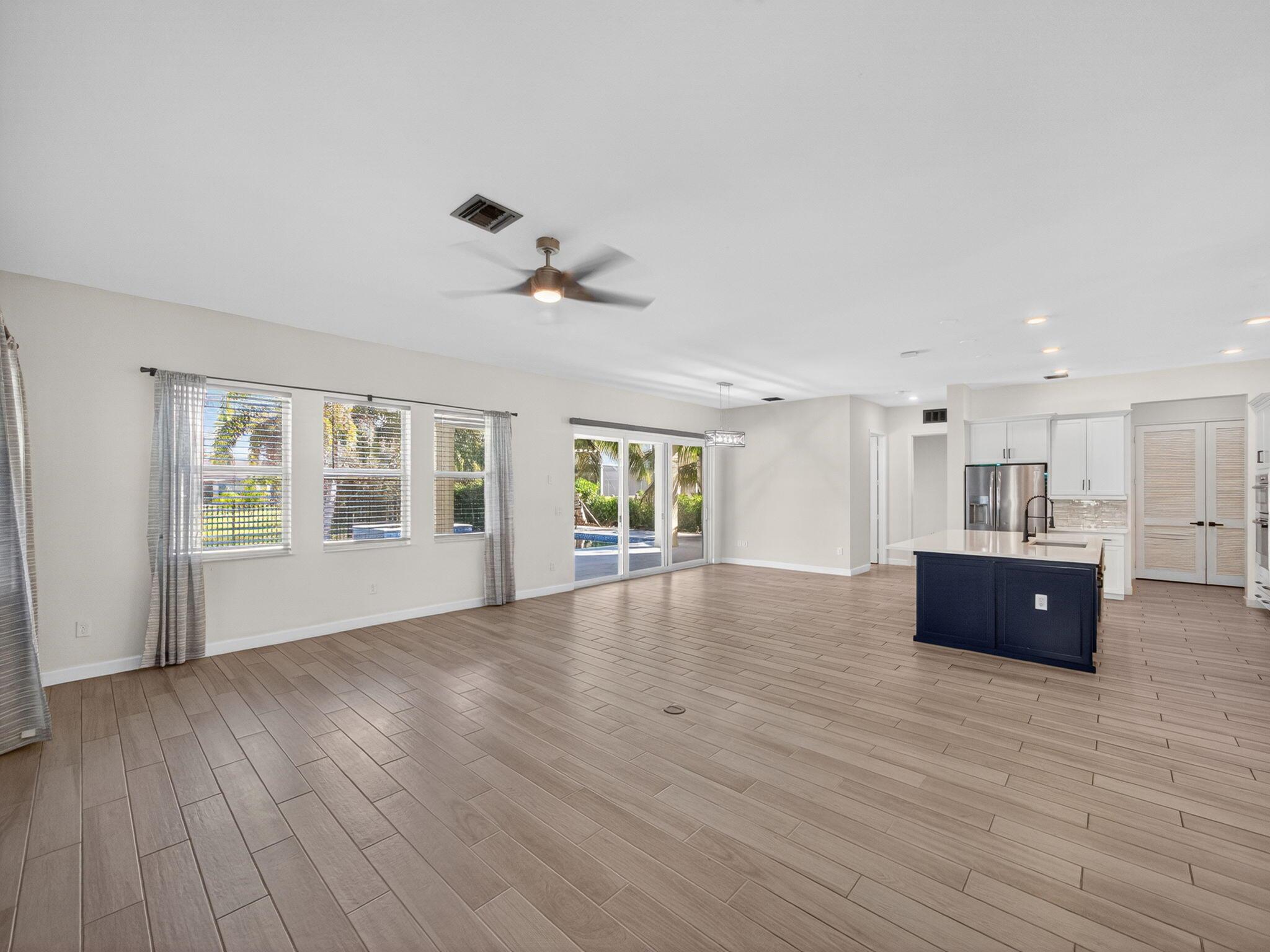 19655 Split Rail Run