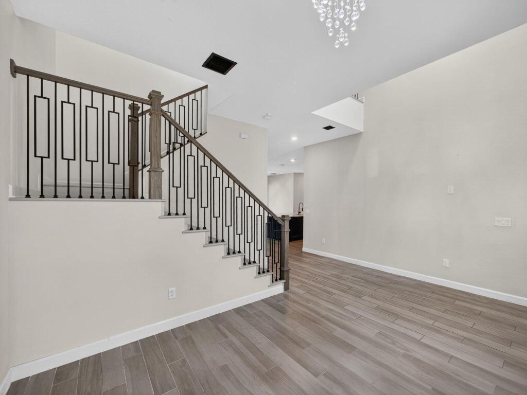 19655 Split Rail Run