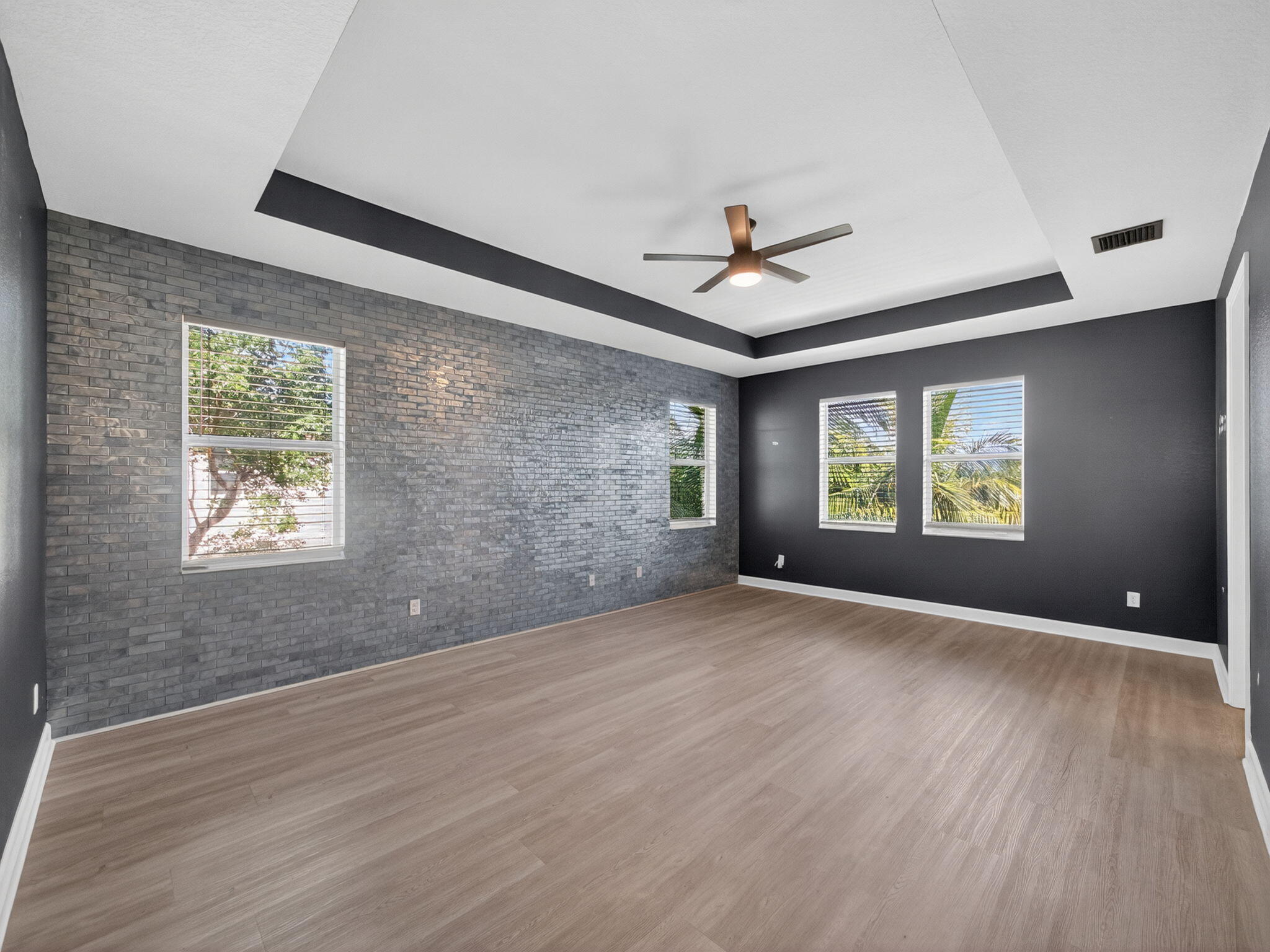 19655 Split Rail Run