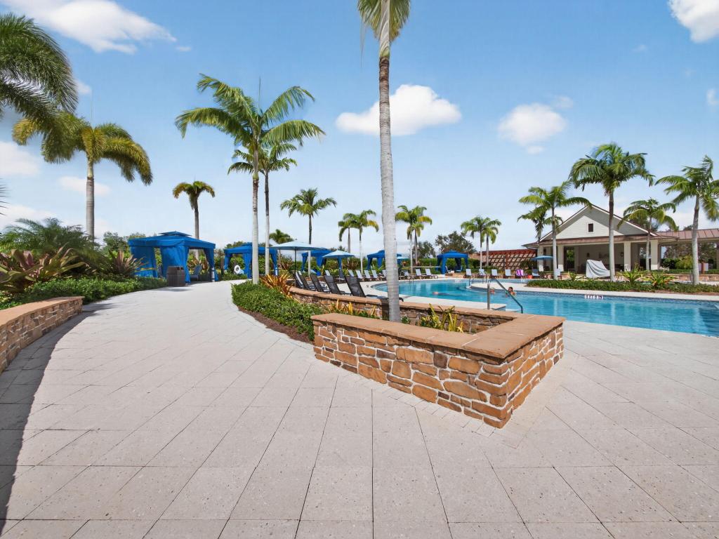 19655 Split Rail Run