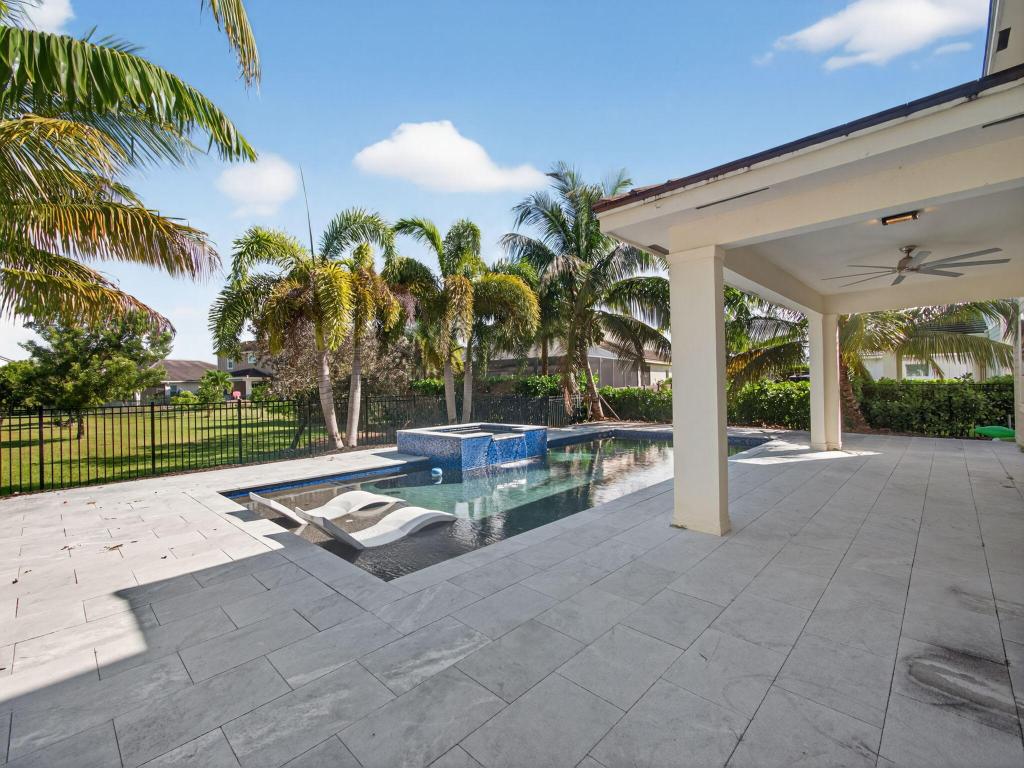 19655 Split Rail Run