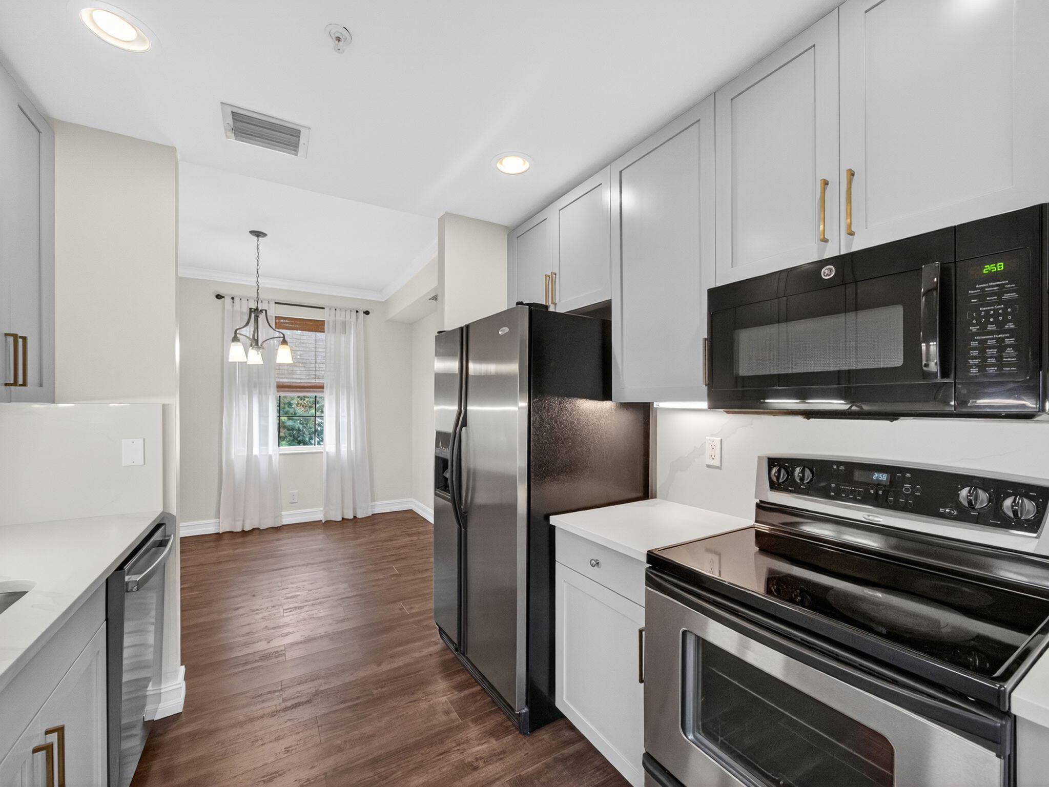 747 St Street 747