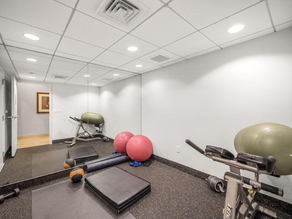 701 S Olive Avenue 1105