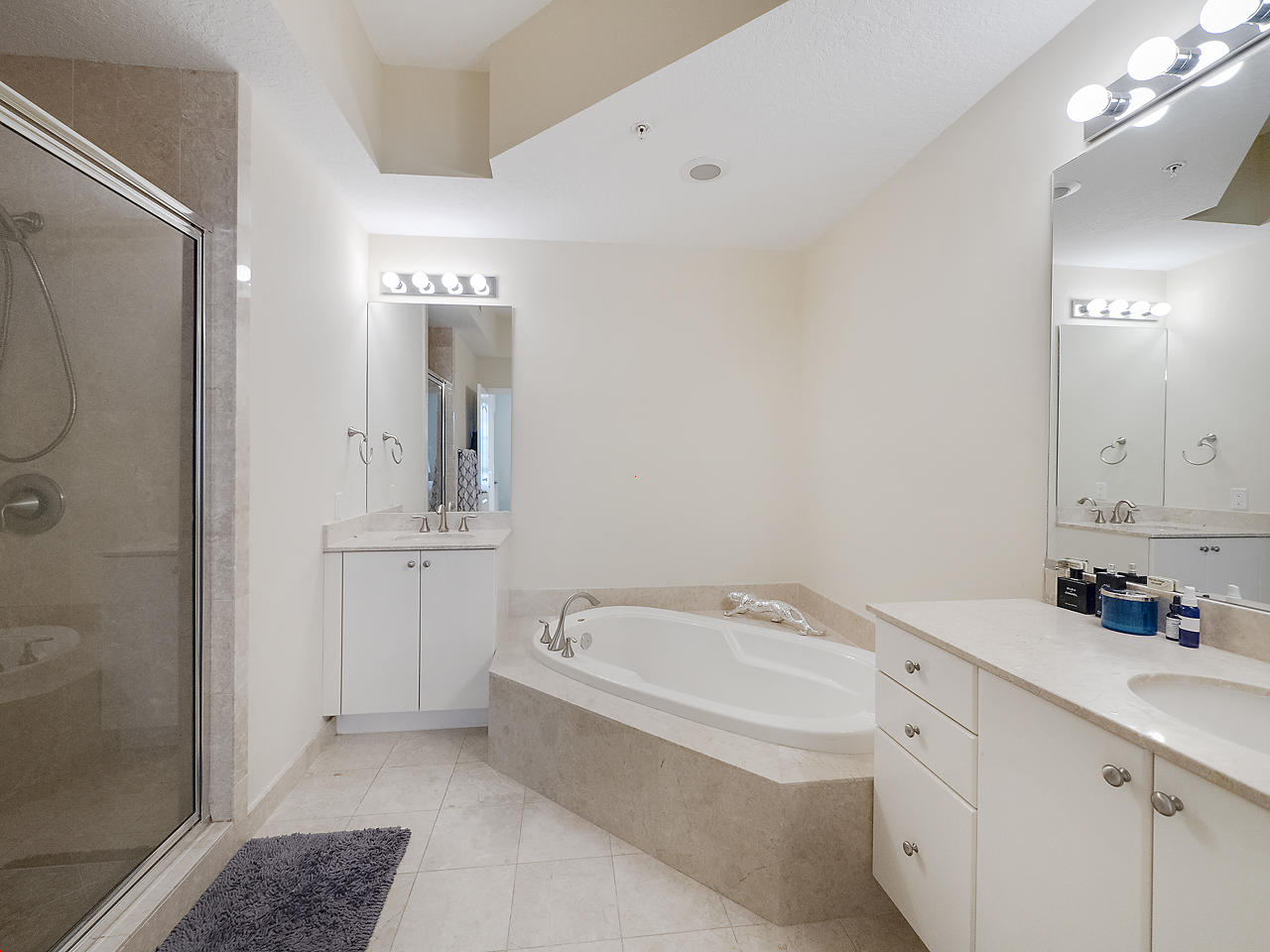 701 S Olive Avenue 1105