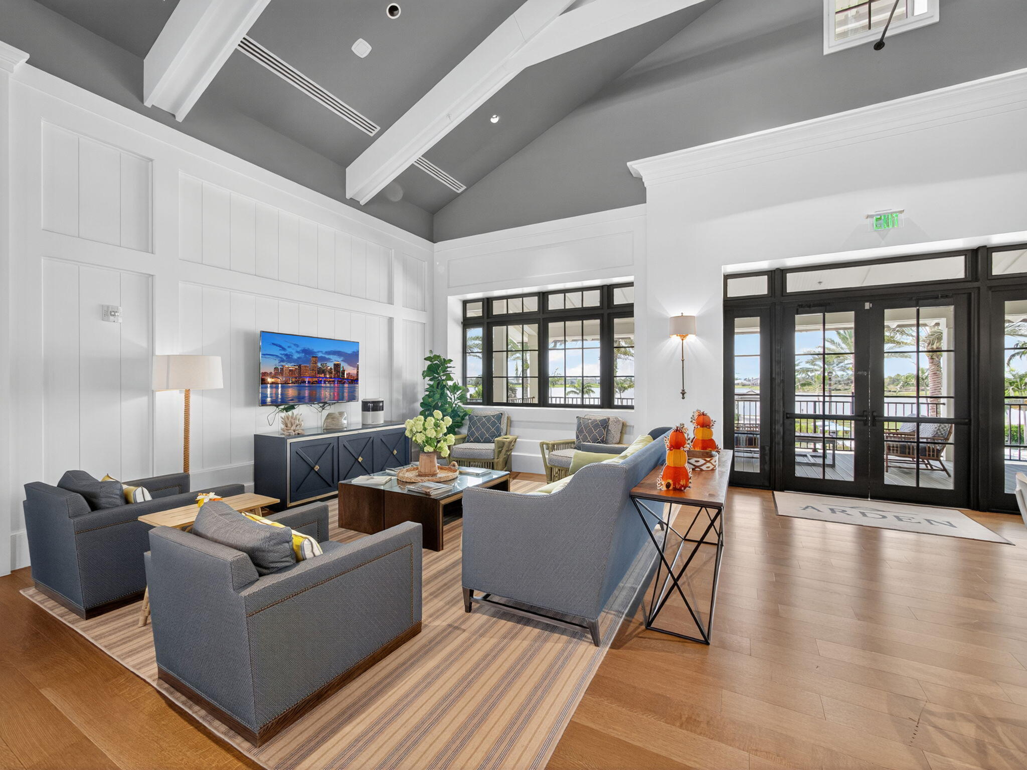 19655 Split Rail Run