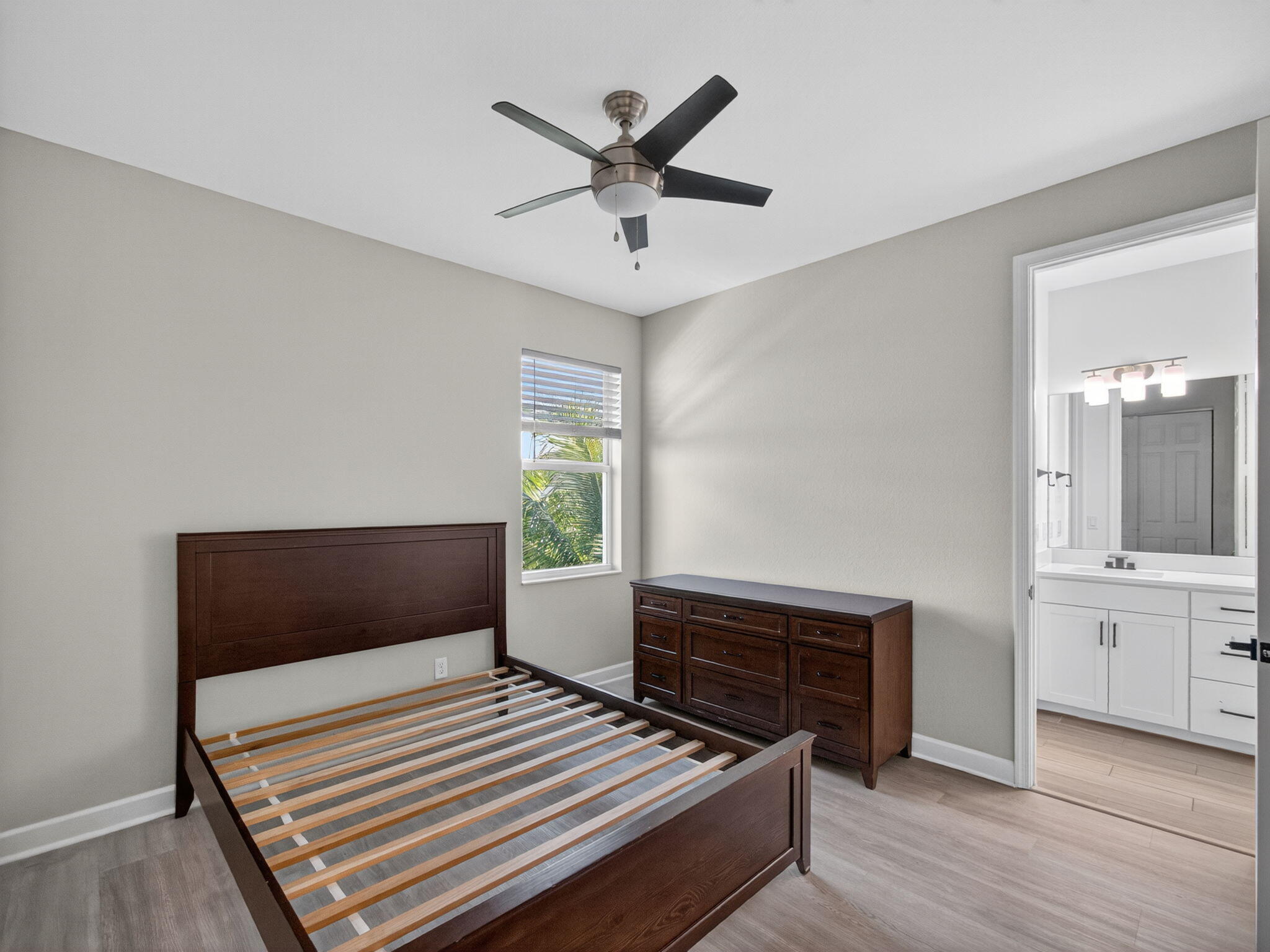 19655 Split Rail Run