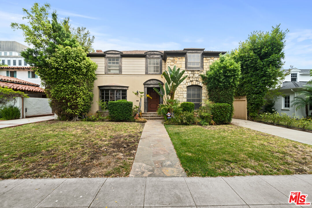 324 El Camino Dr