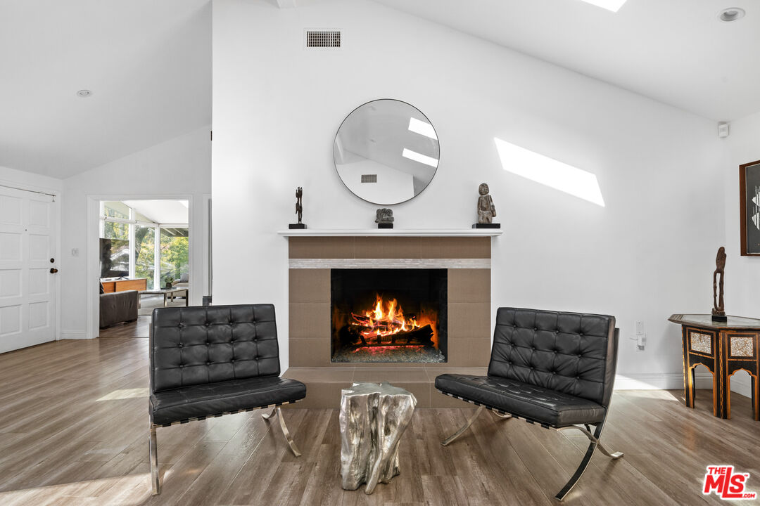 4008 Ballina Dr