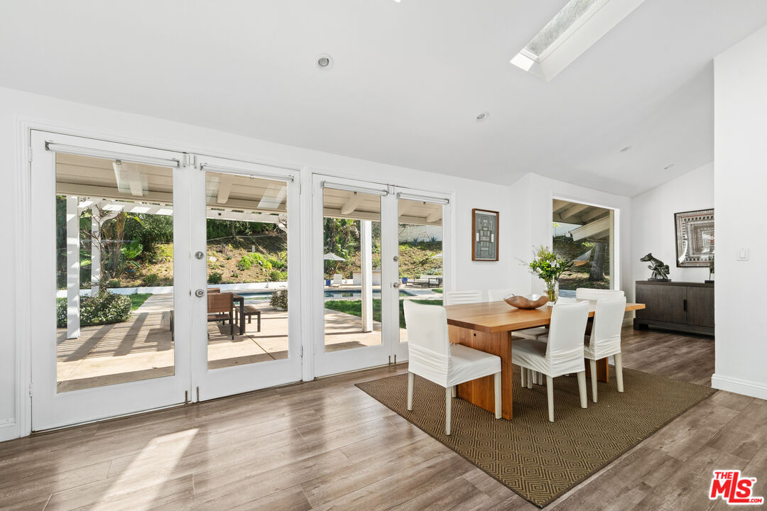 4008 Ballina Dr