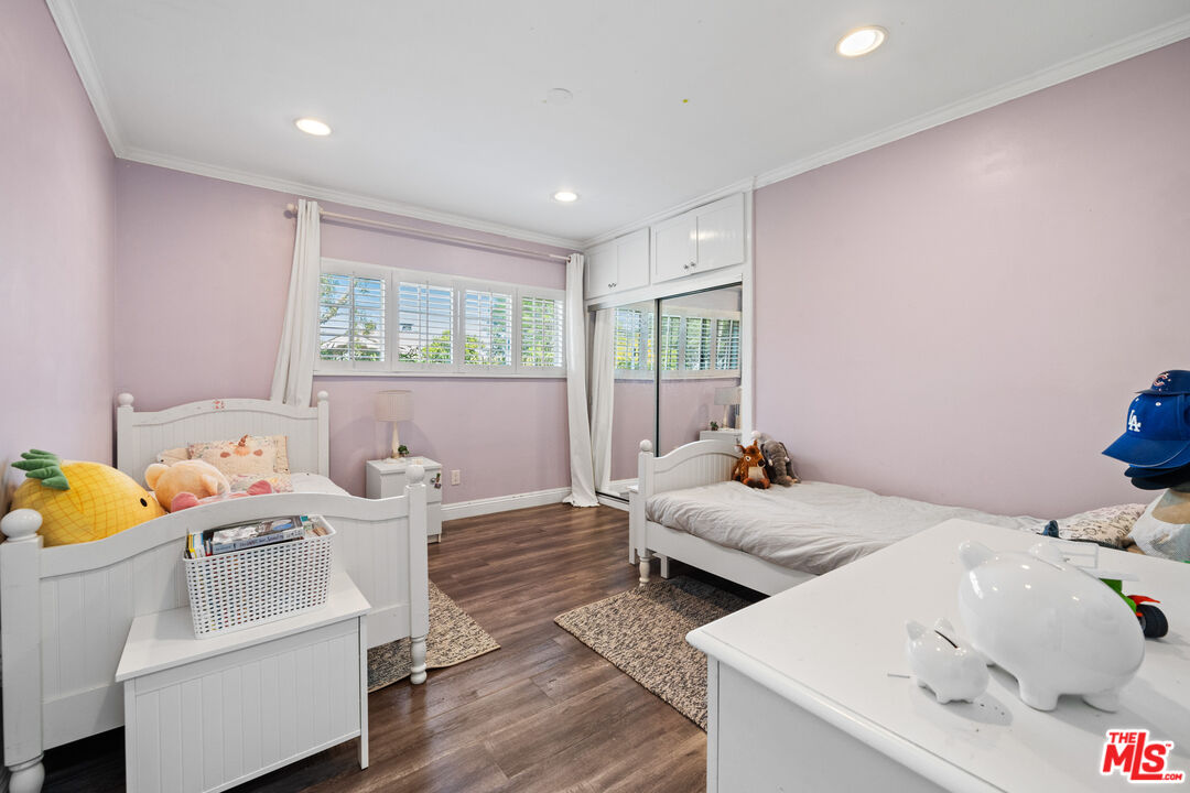 4008 Ballina Dr