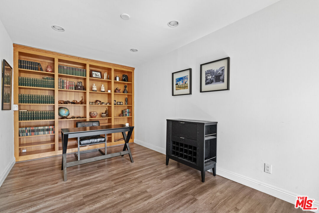 4008 Ballina Dr