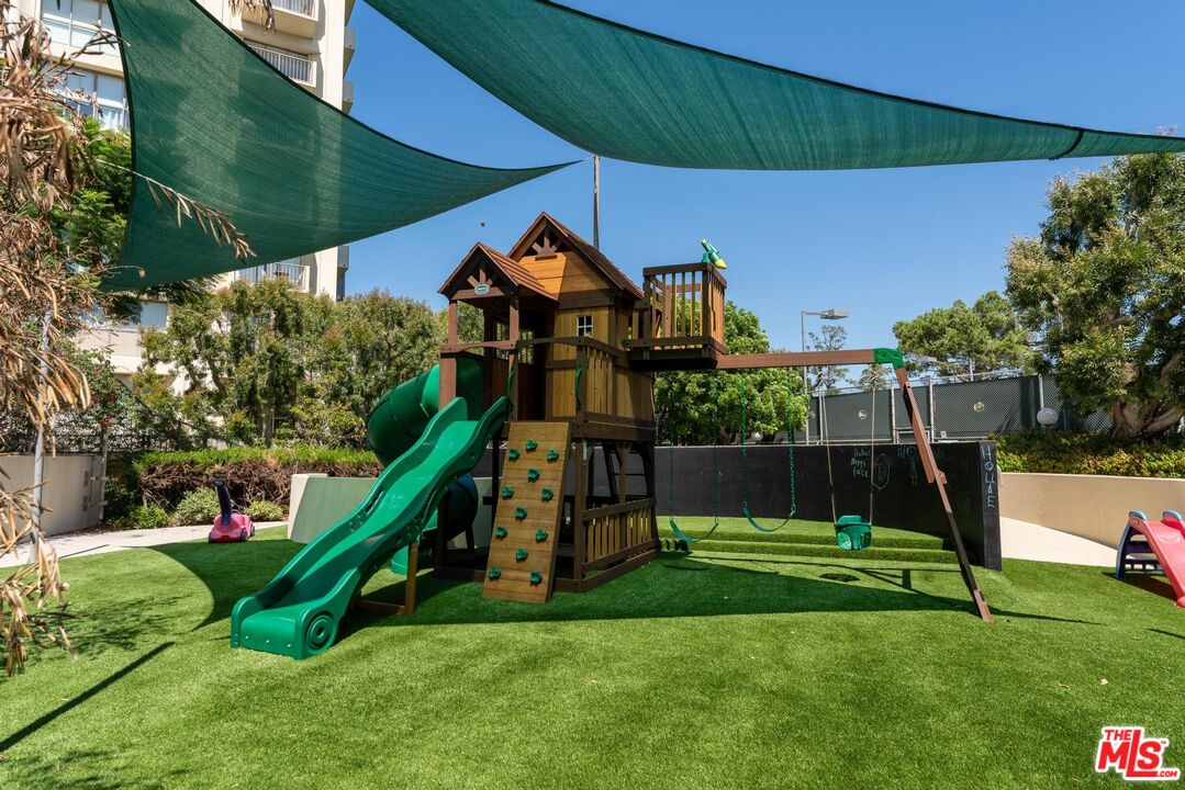 2170 Century Park Unit: East #2006