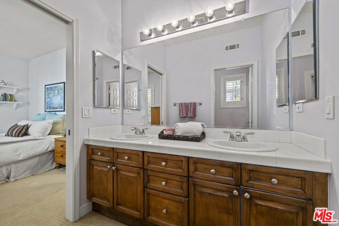 3432 Daniella Ct