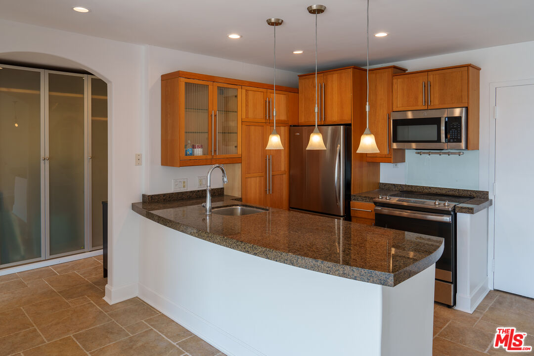 5585 E Pacific Coast Hwy Unit: 340
