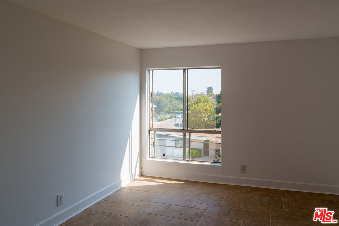 5585 E Pacific Coast Hwy Unit: 340