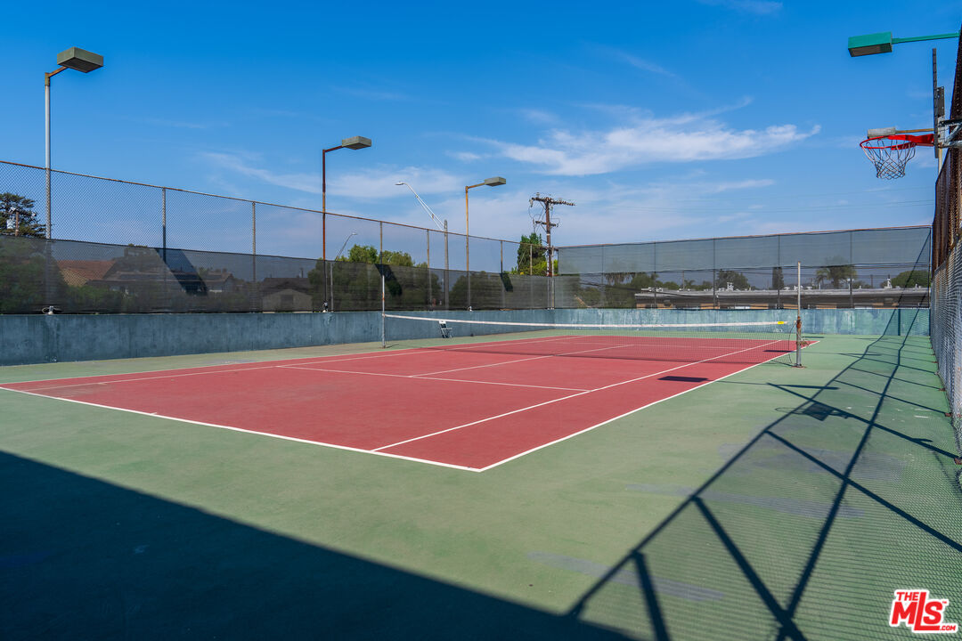 5585 E Pacific Coast Hwy Unit: 340