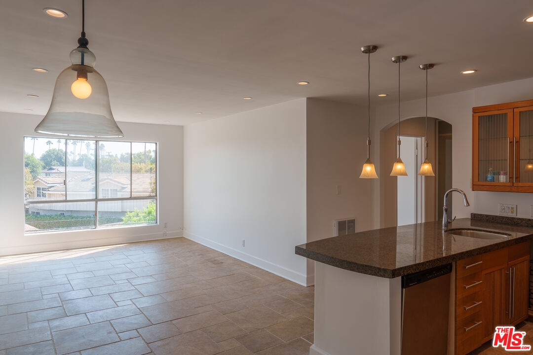 5585 E Pacific Coast Hwy Unit: 340