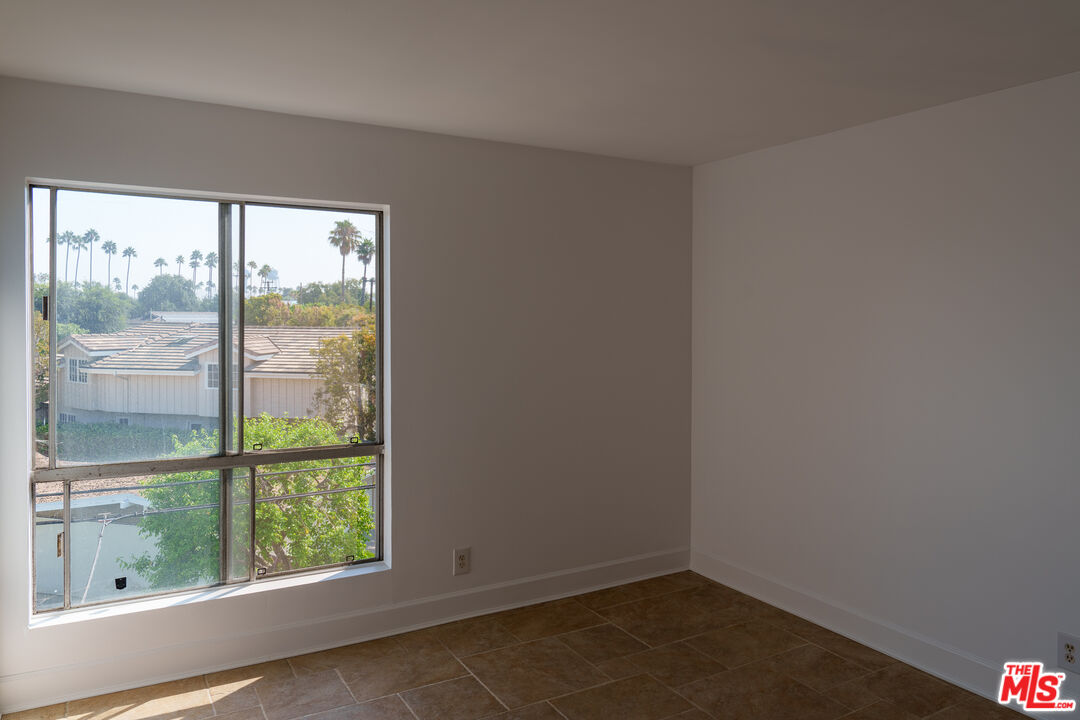 5585 E Pacific Coast Hwy Unit: 340