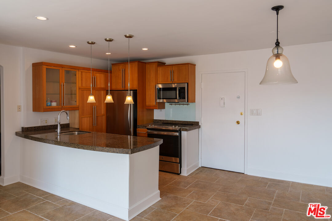 5585 E Pacific Coast Hwy Unit: 340