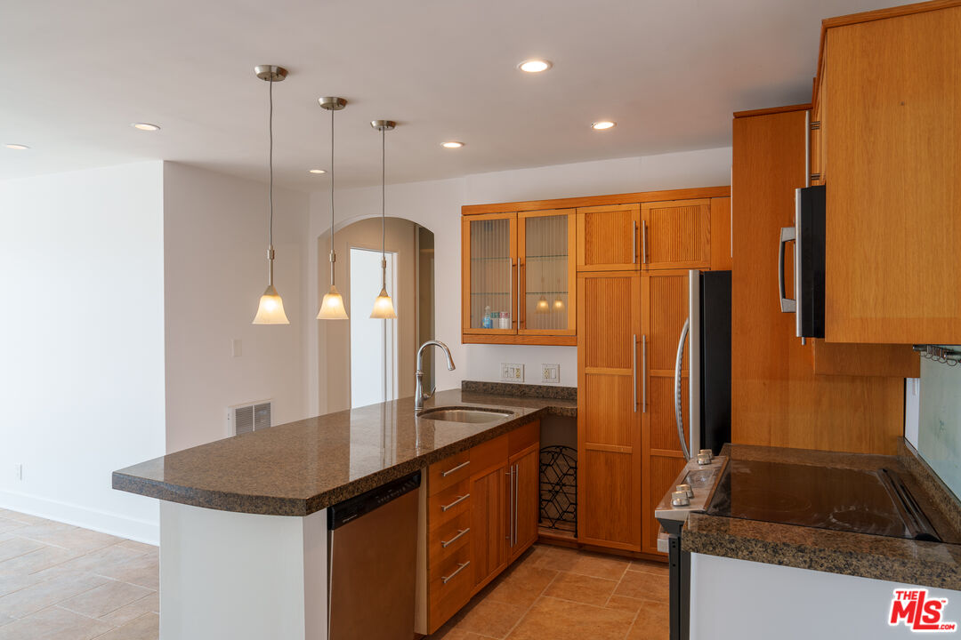 5585 E Pacific Coast Hwy Unit: 340