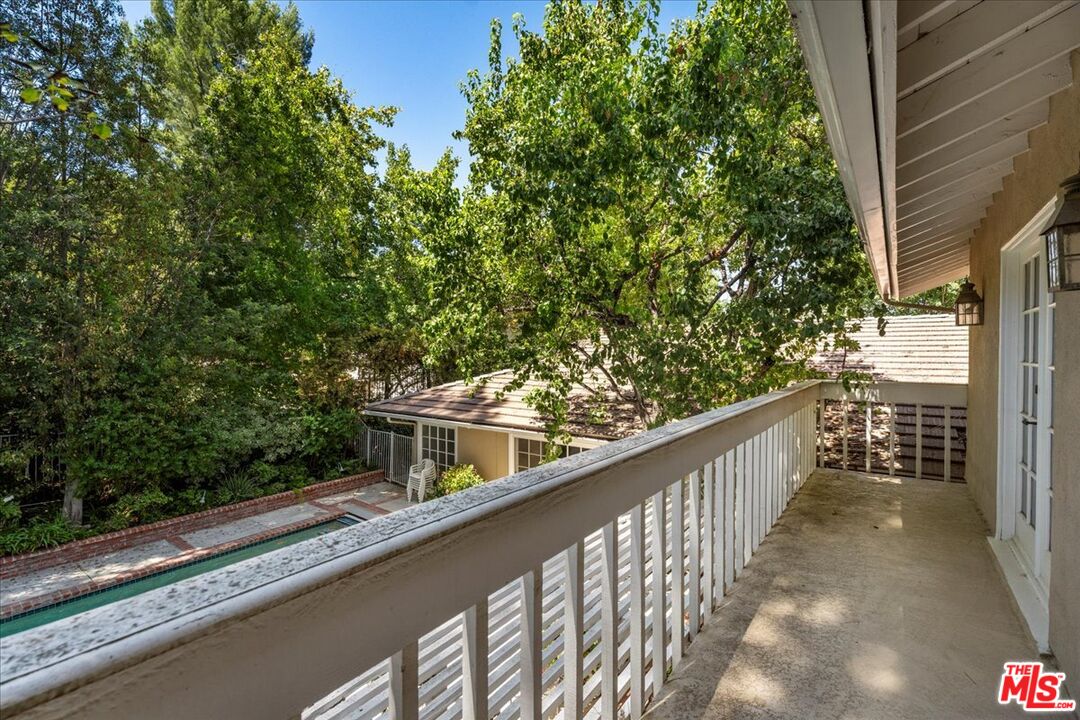 4215 Ellenita Ave