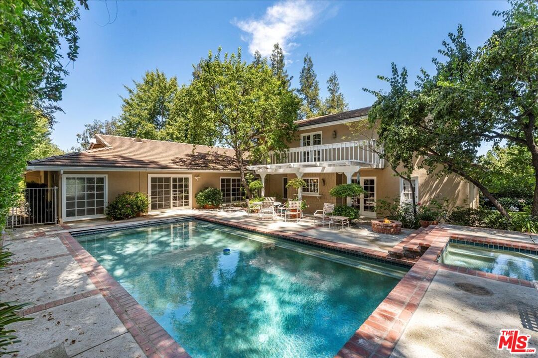 4215 Ellenita Ave