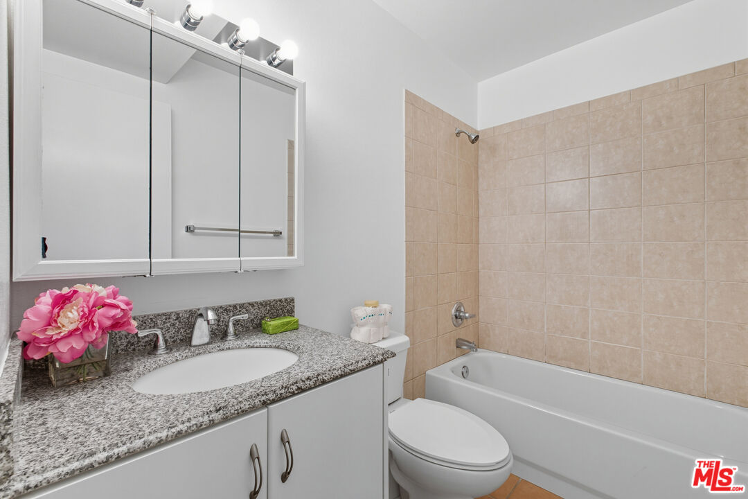 18350 Hatteras St Unit: 253