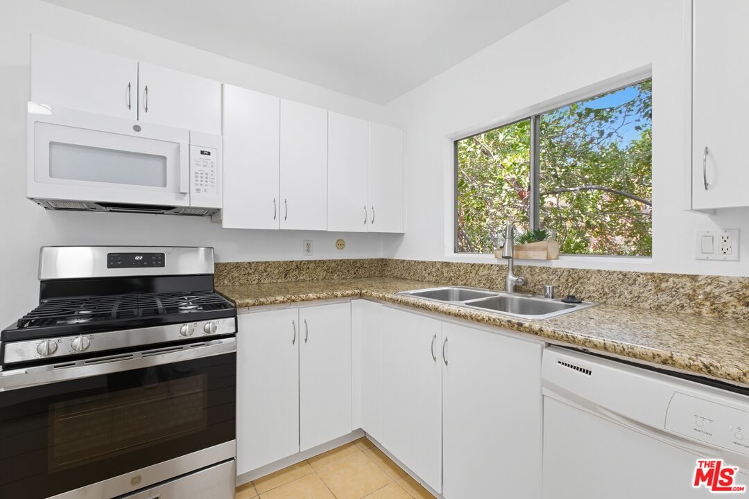 18350 Hatteras St Unit: 253