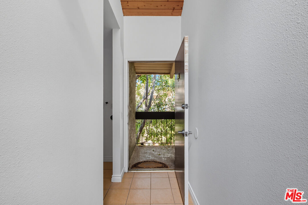 18350 Hatteras St Unit: 253