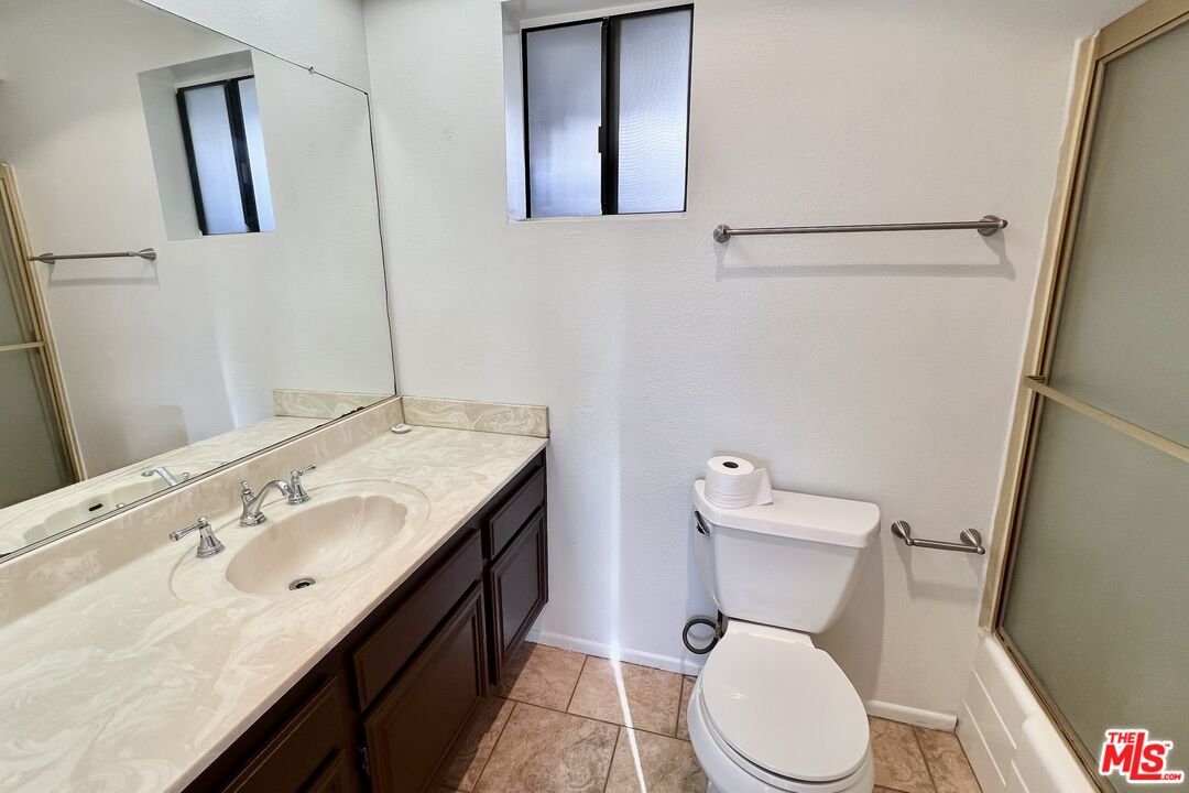 7442 Hazeltine Ave Unit: 204