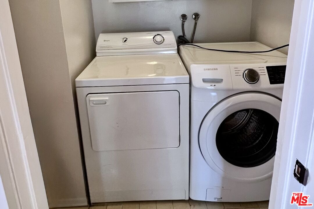 7442 Hazeltine Ave Unit: 204