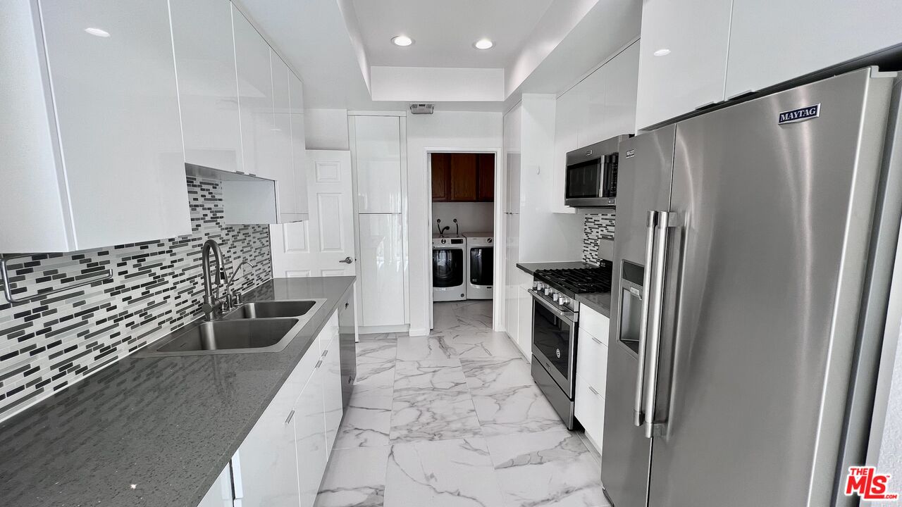 5420 Sylmar Ave Unit: 314