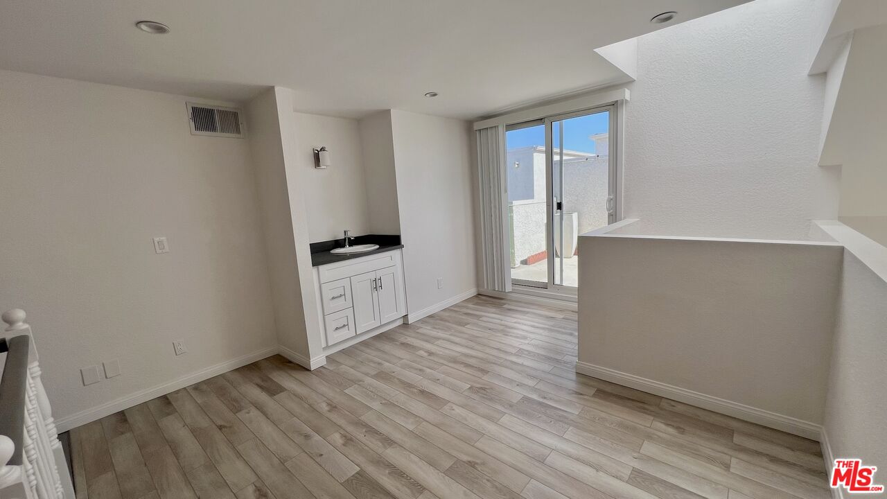 5420 Sylmar Ave Unit: 314