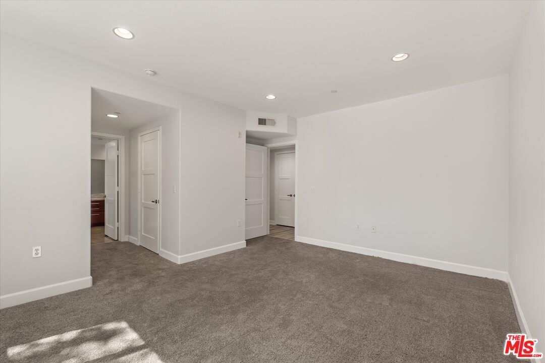 14412 Killion St Unit: 205