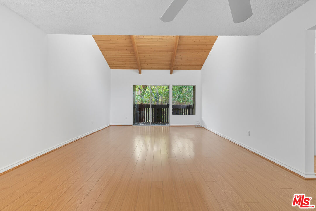 18350 Hatteras St Unit: 253