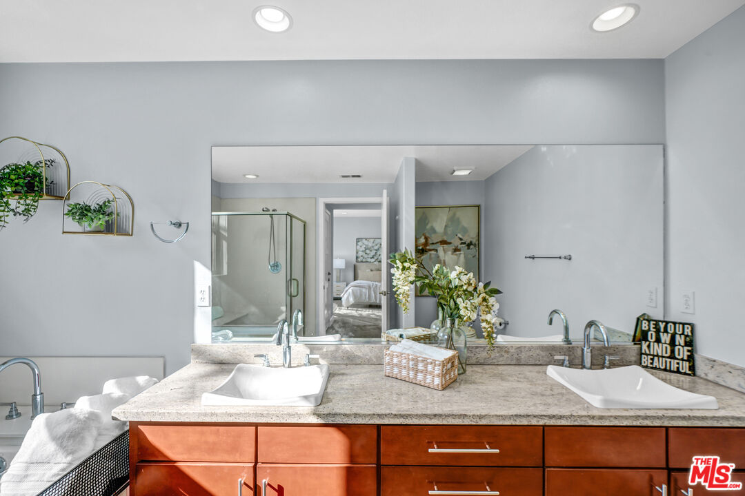 14412 Killion St Unit: 205