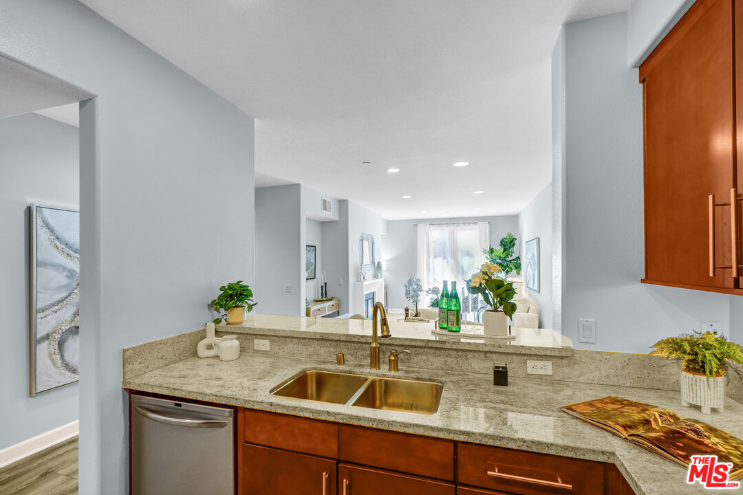 14412 Killion St Unit: 205