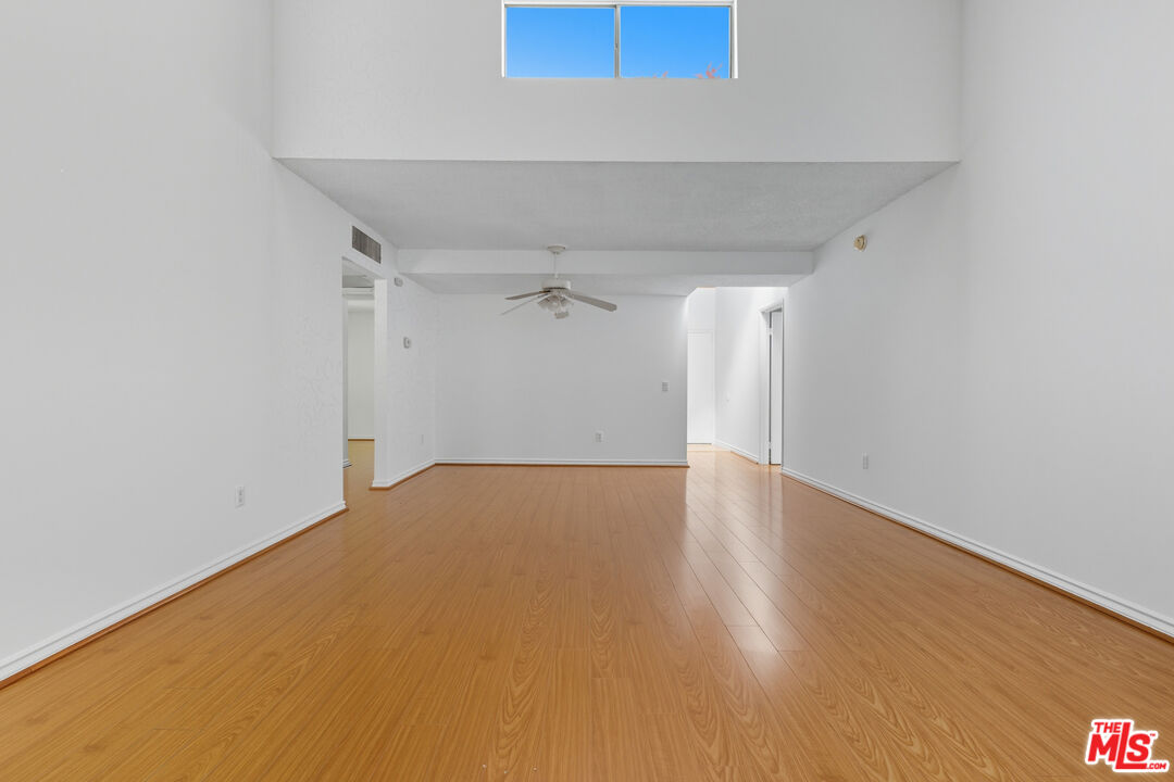 18350 Hatteras St Unit: 253