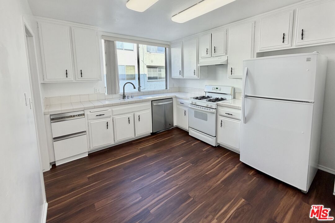 5420 Lindley Ave Unit: 21