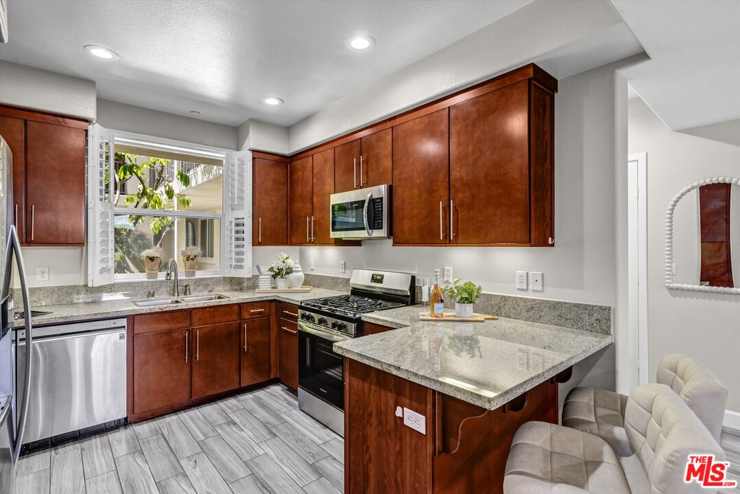 14412 Killion St Unit: 110