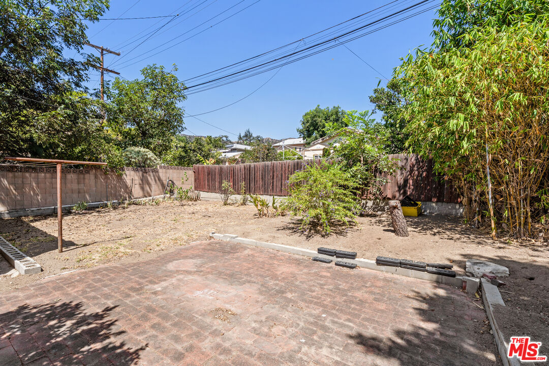 1265 Hill Dr