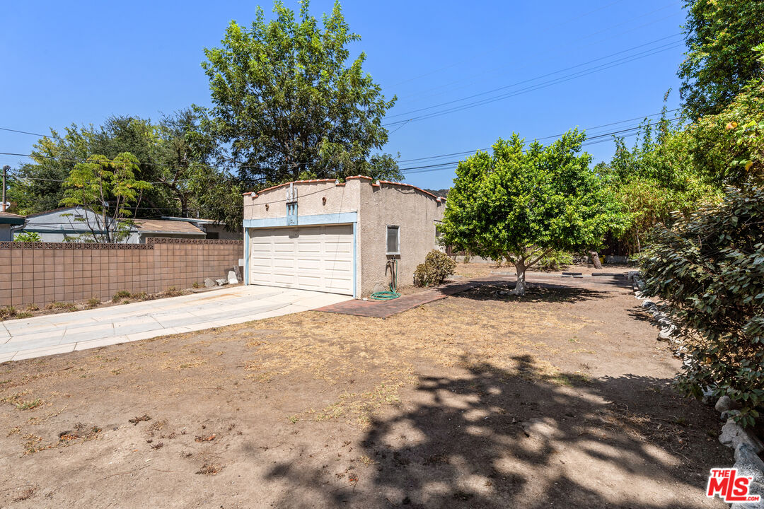 1265 Hill Dr
