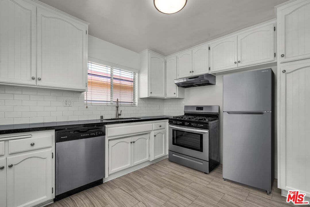248 S Rexford Dr Unit: 4